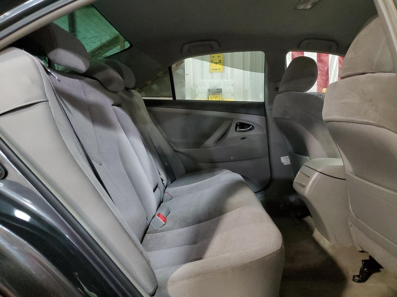 2011 Toyota Camry - Image 10