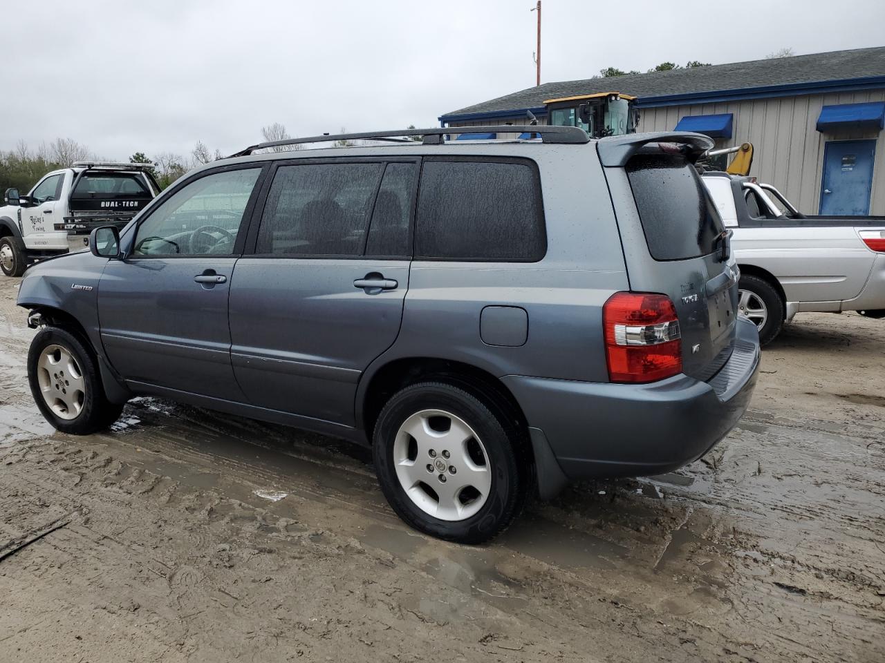 2005 Toyota Highlander - Image 2