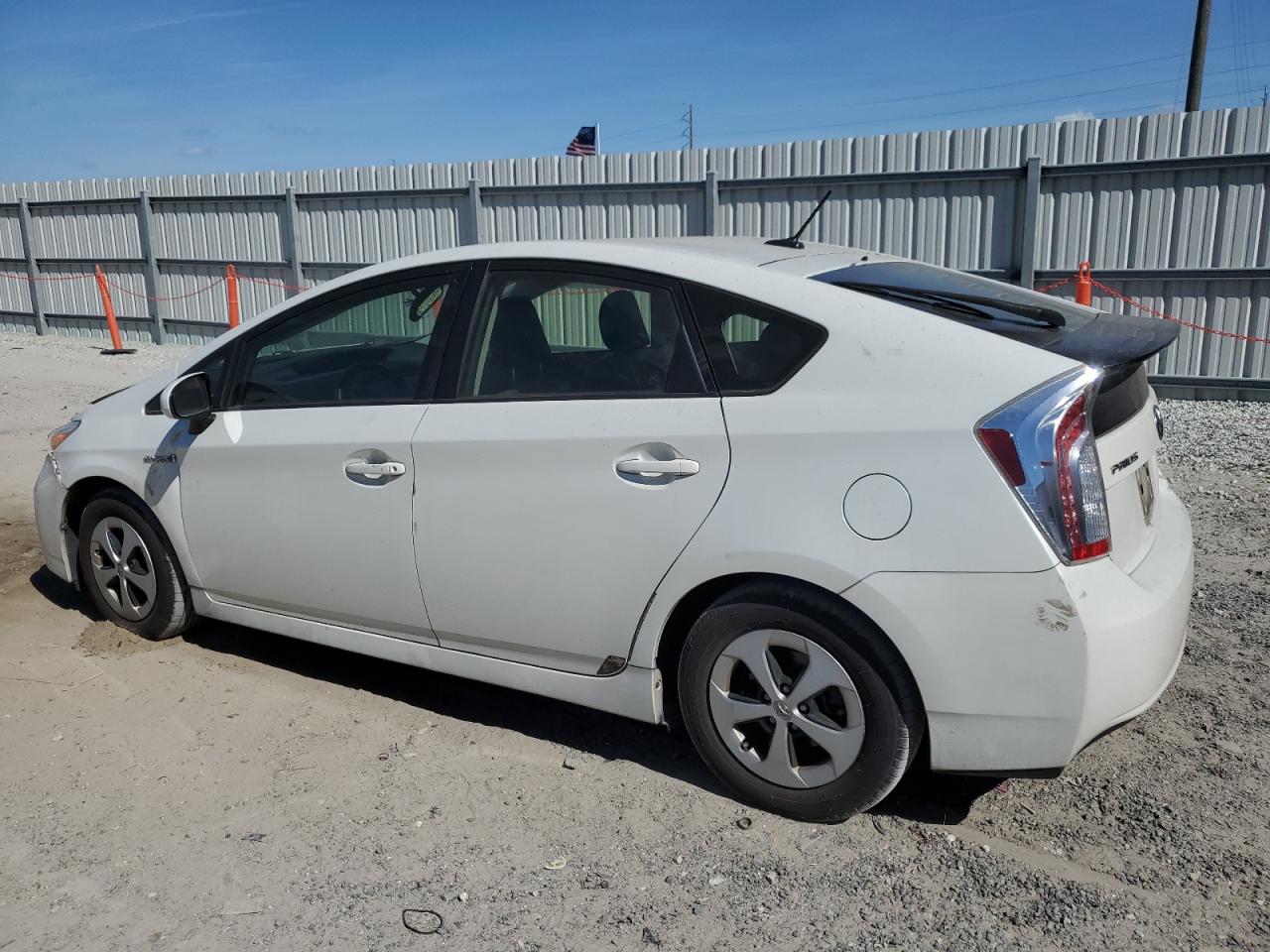2015 Toyota Prius - Image 2