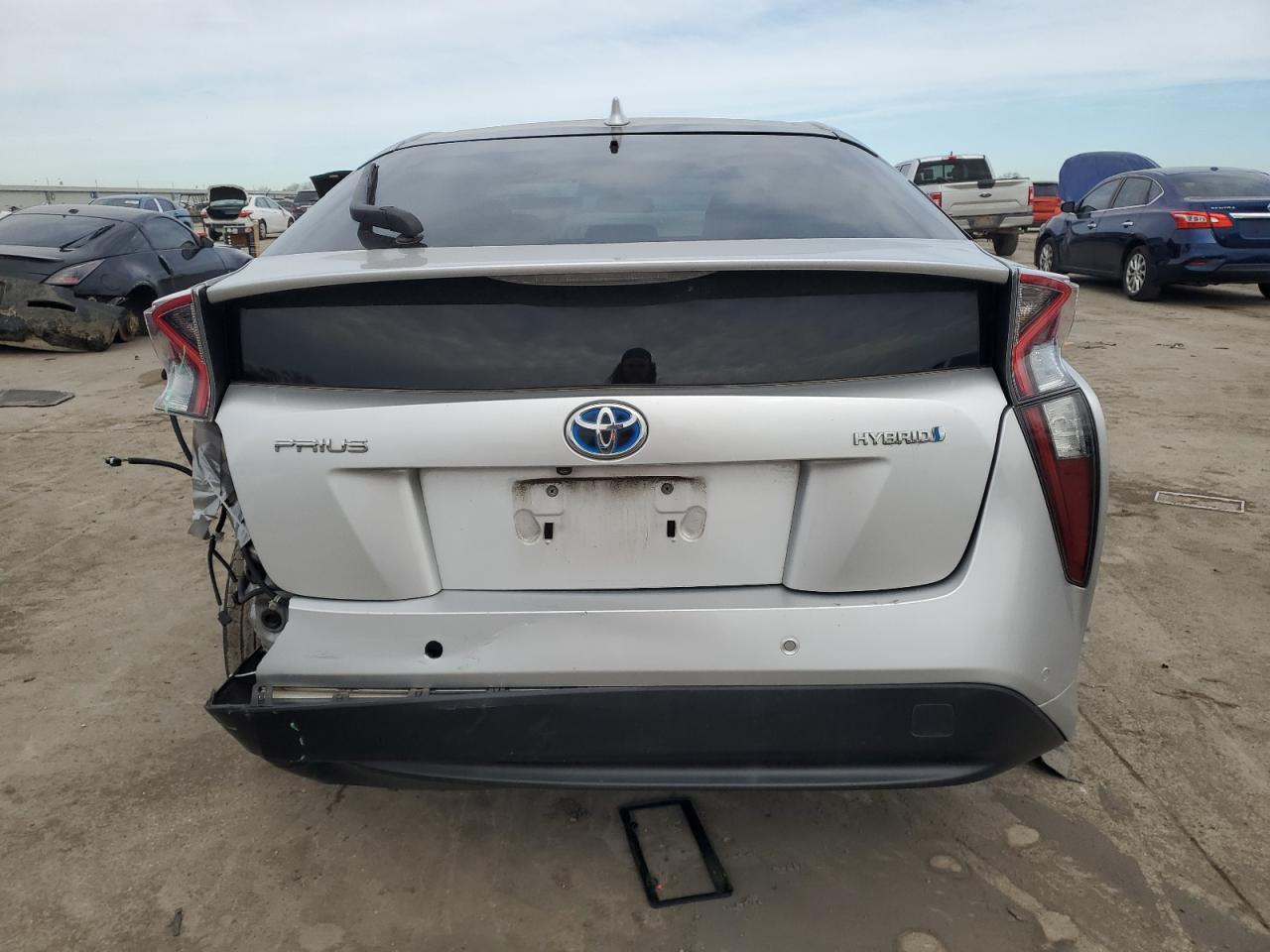 2018 Toyota Prius - Image 6
