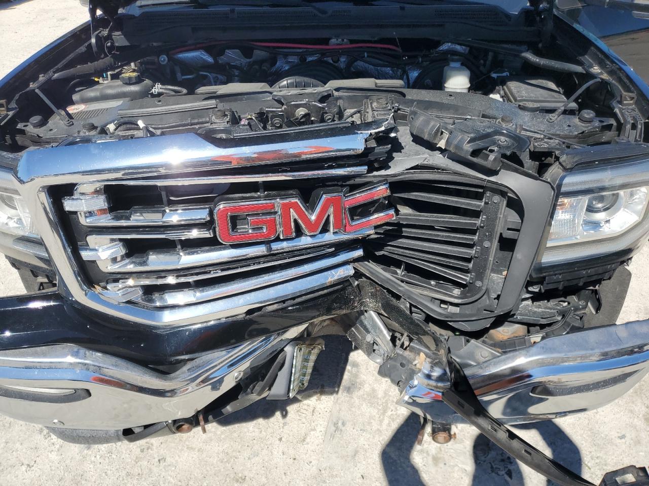 2017 GMC Sierra - Image 11