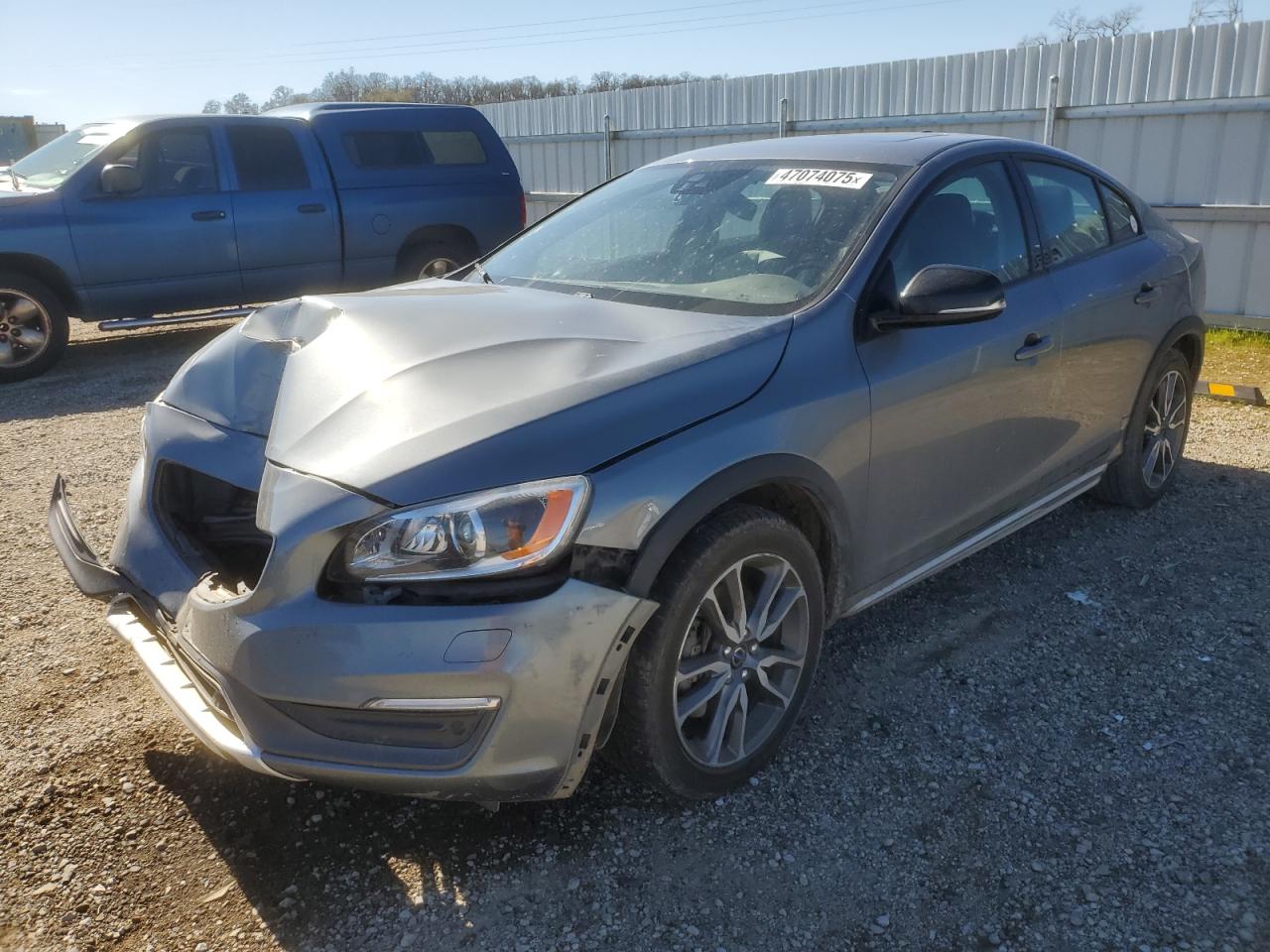 2016 Volvo S60 Cross Country T5 en Venta en Anderson, CA - Front End
