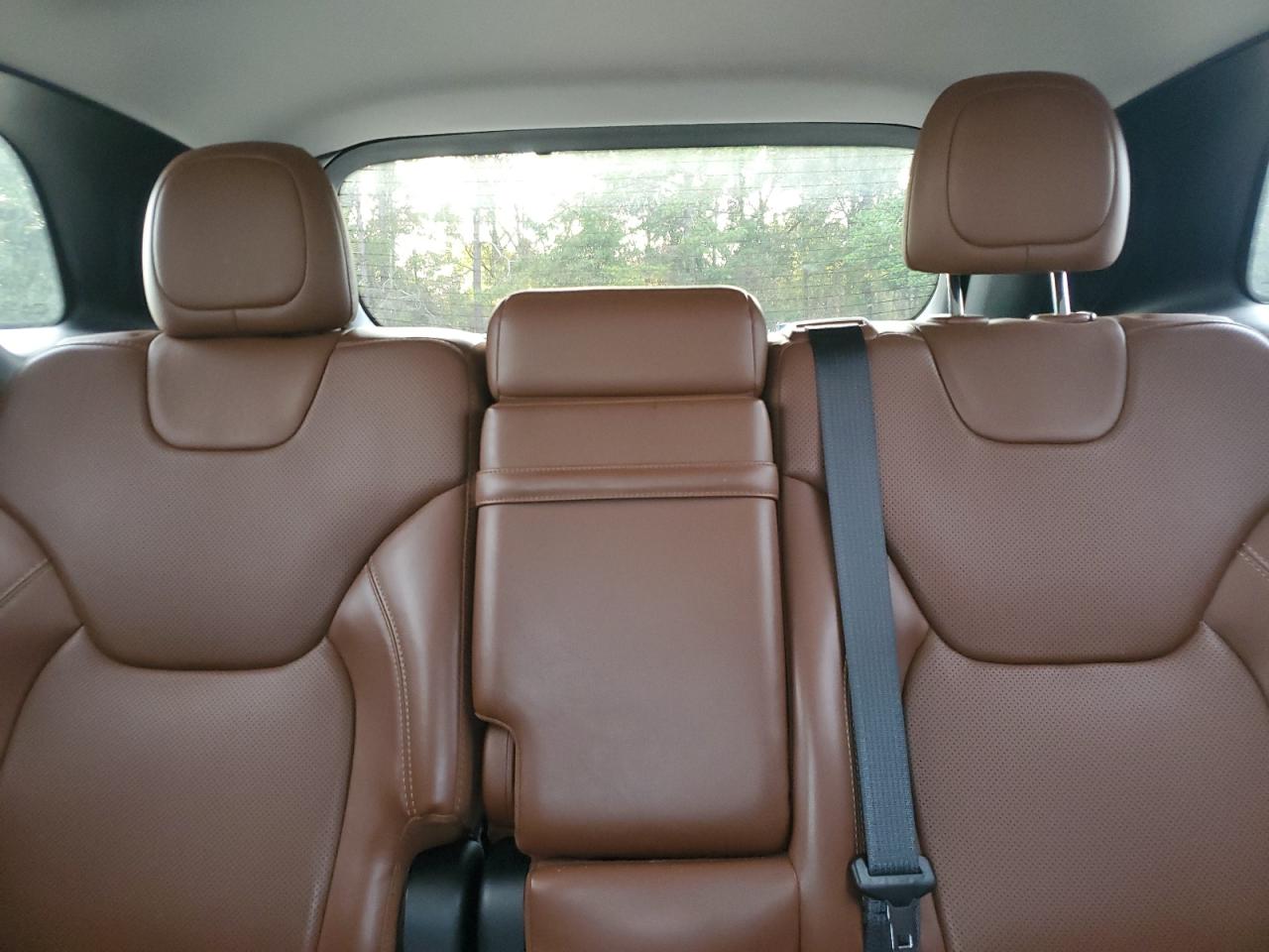 2019 Jeep Cherokee Overland VIN: 1C4PJLJX1KD269712 Lot: 44650685