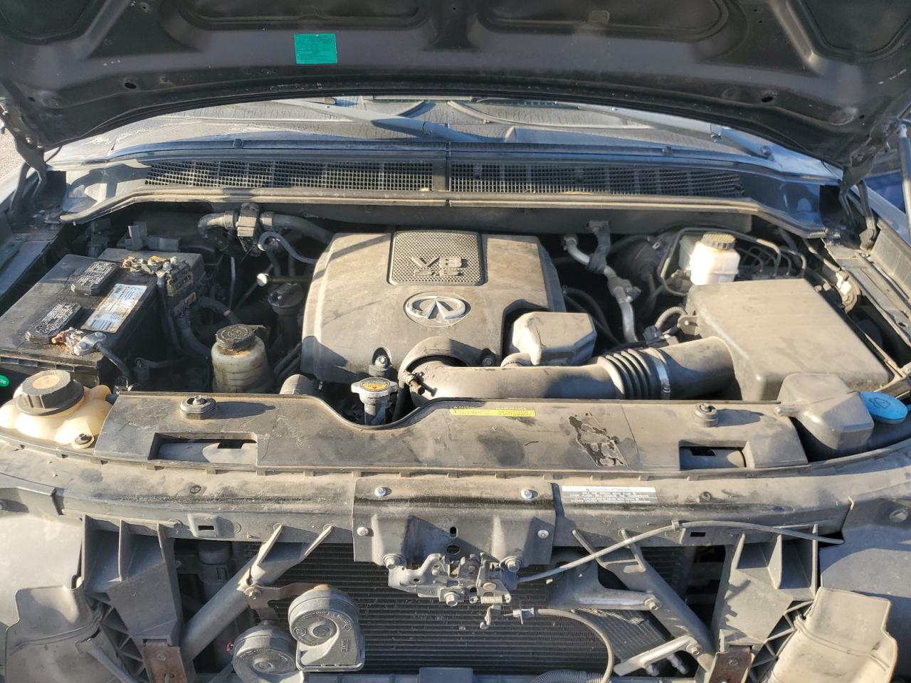 2010 Infiniti QX56 - Image 12