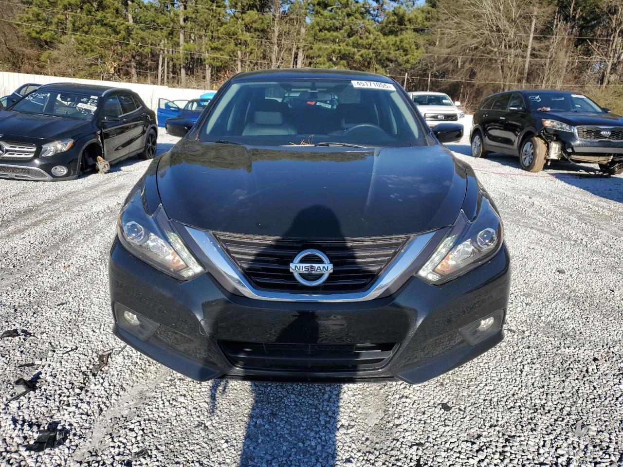 2017 Nissan Altima - Image 5