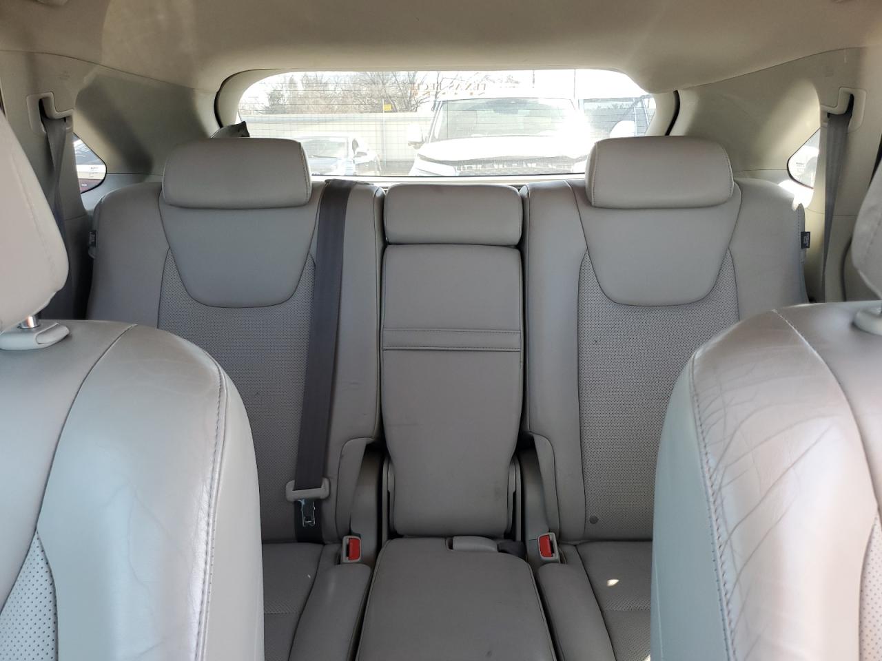 2010 Lexus RX - Image 10