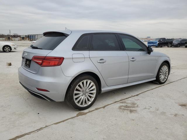  AUDI A3 2017 Srebrny