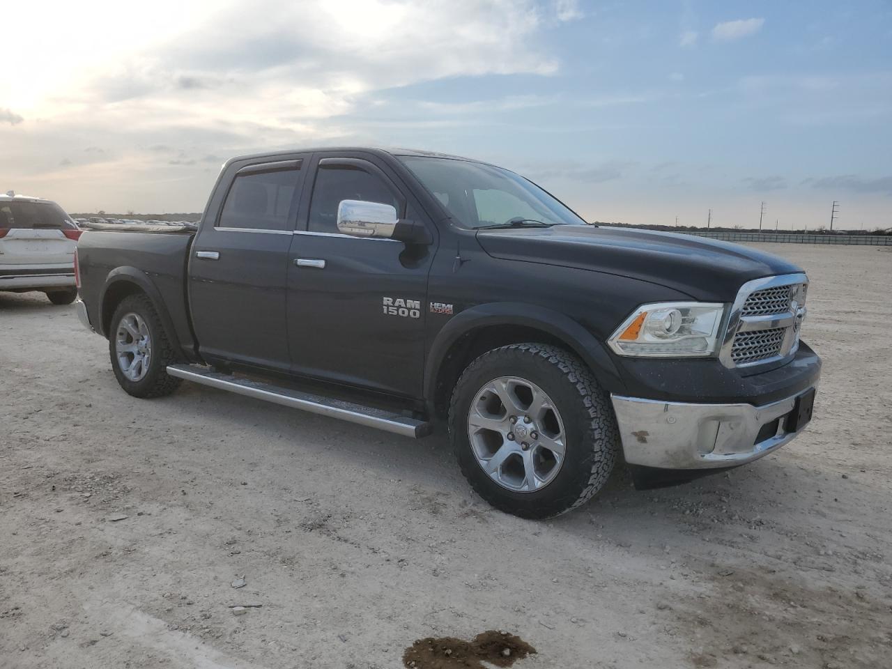2014 RAM 1500 - Image 4