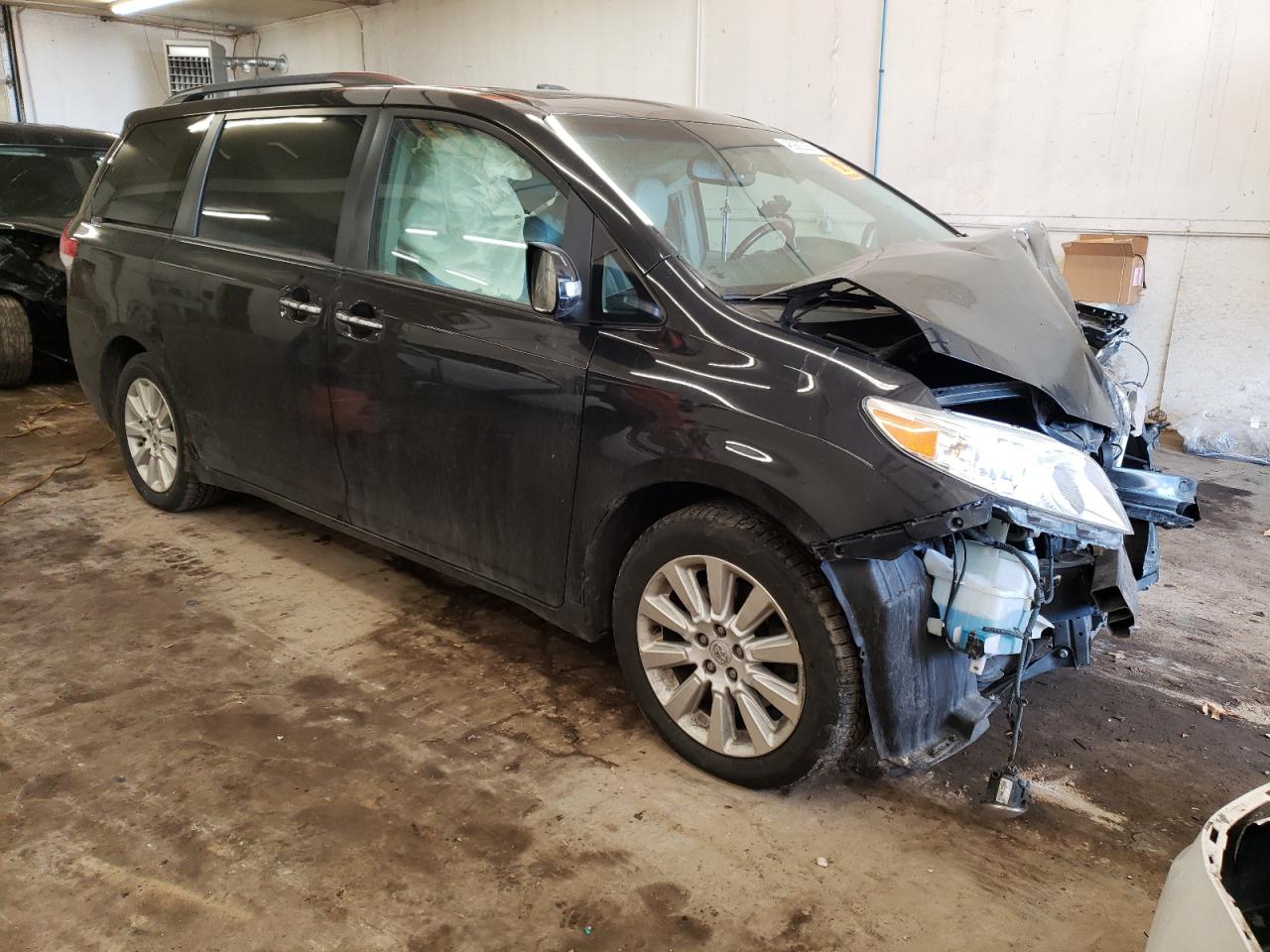 2013 Toyota Sienna - Image 4