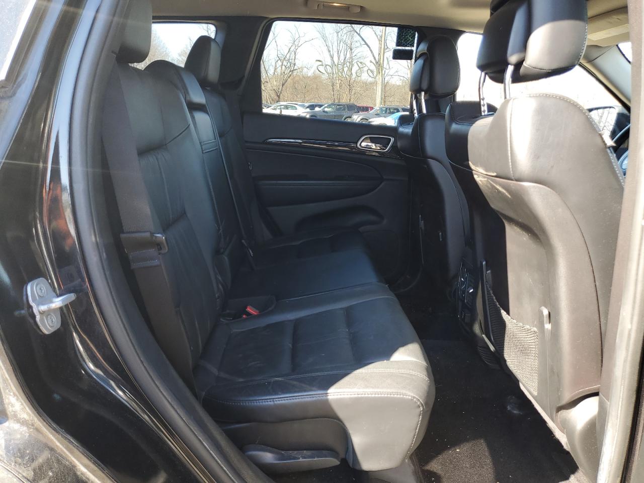 2012 Jeep Grand Cherokee - Image 11