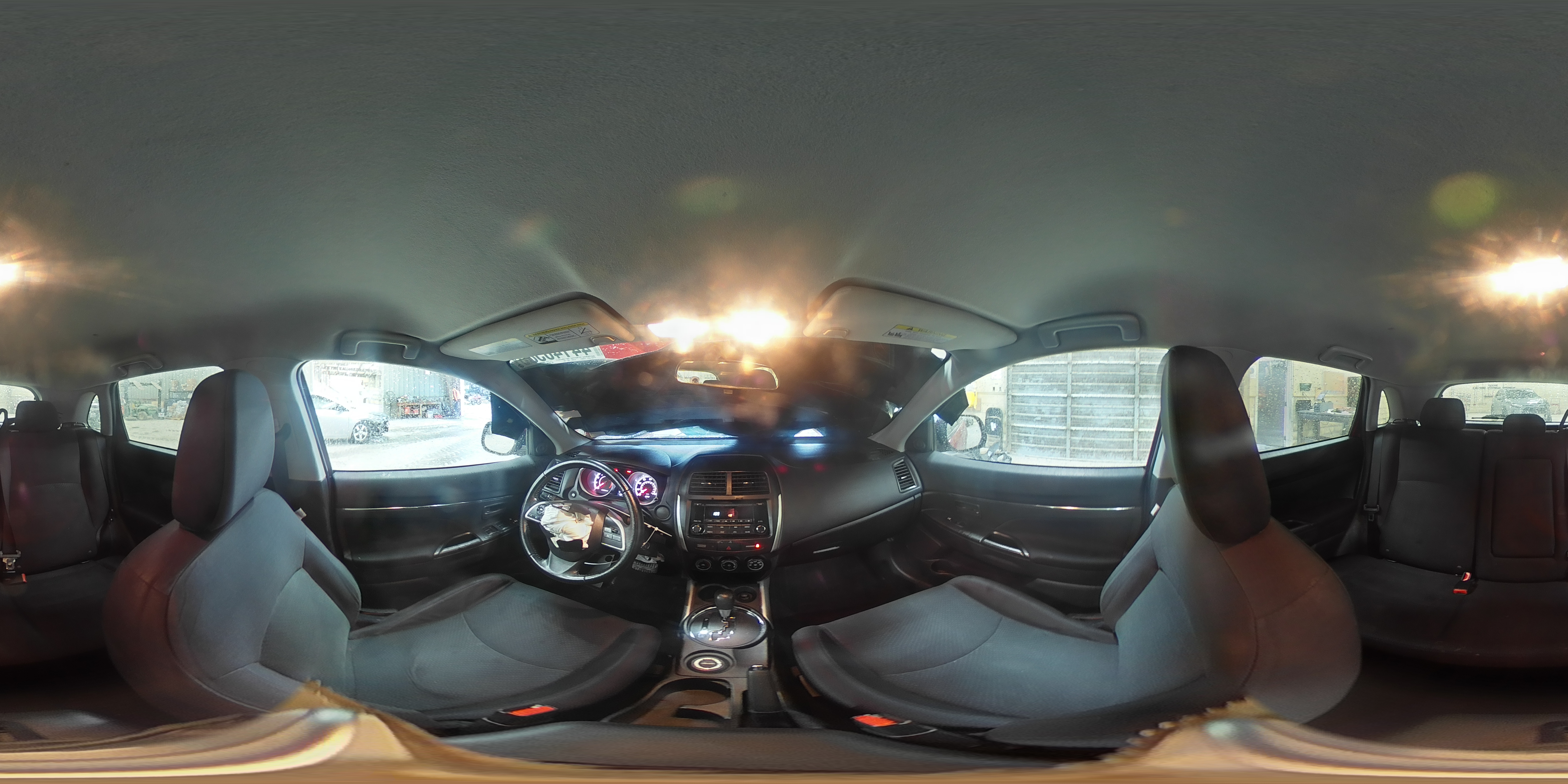 2014 Mitsubishi Outlander - Image 14