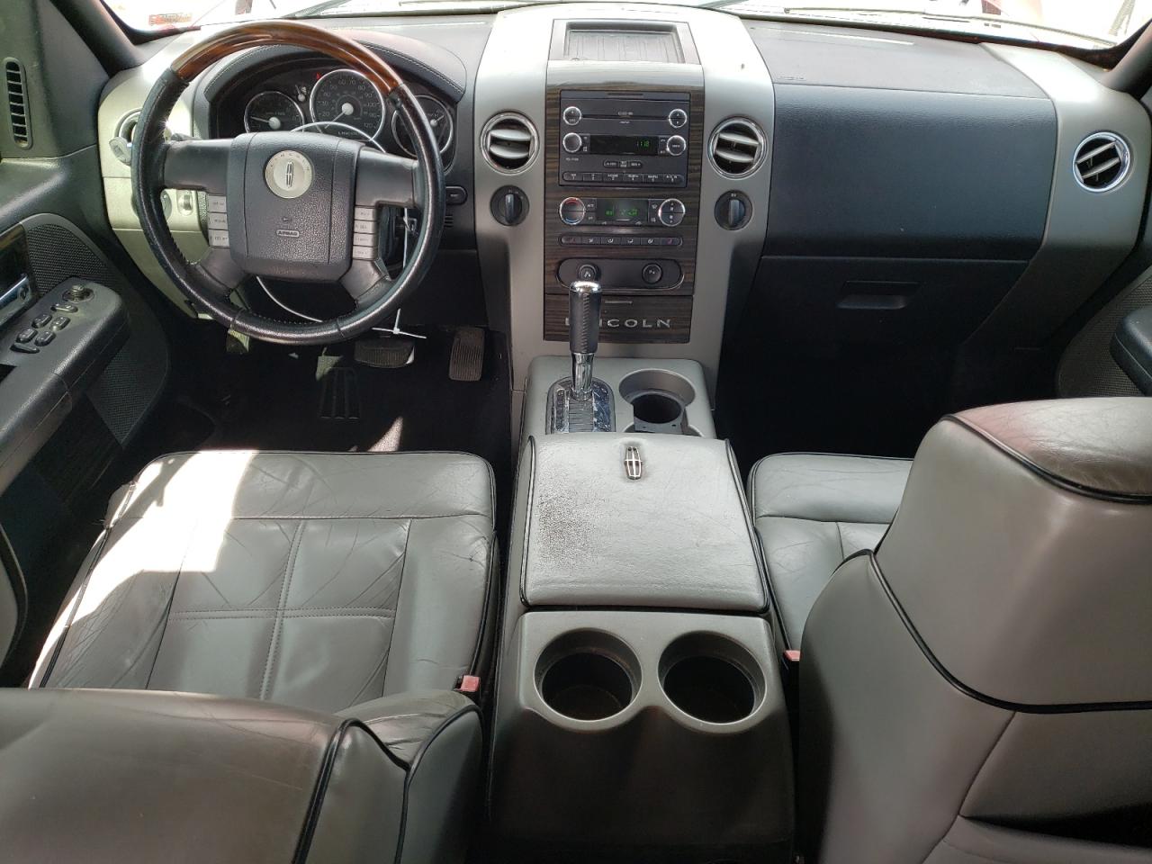 2008 Lincoln Mark LT - Image 8