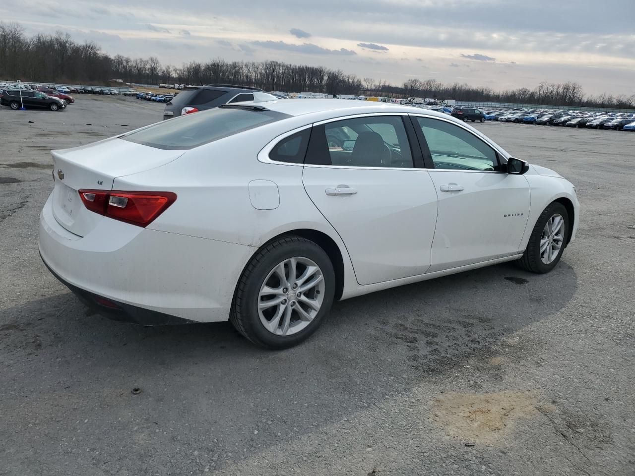 2017 Chevrolet Malibu - Image 3
