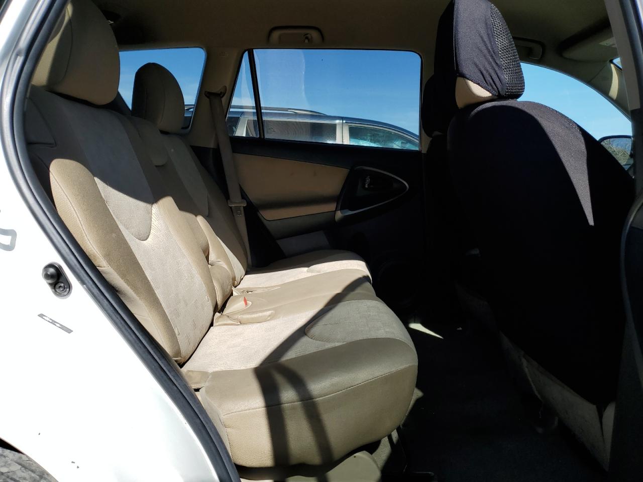 2012 Toyota RAV 4 - Image 11