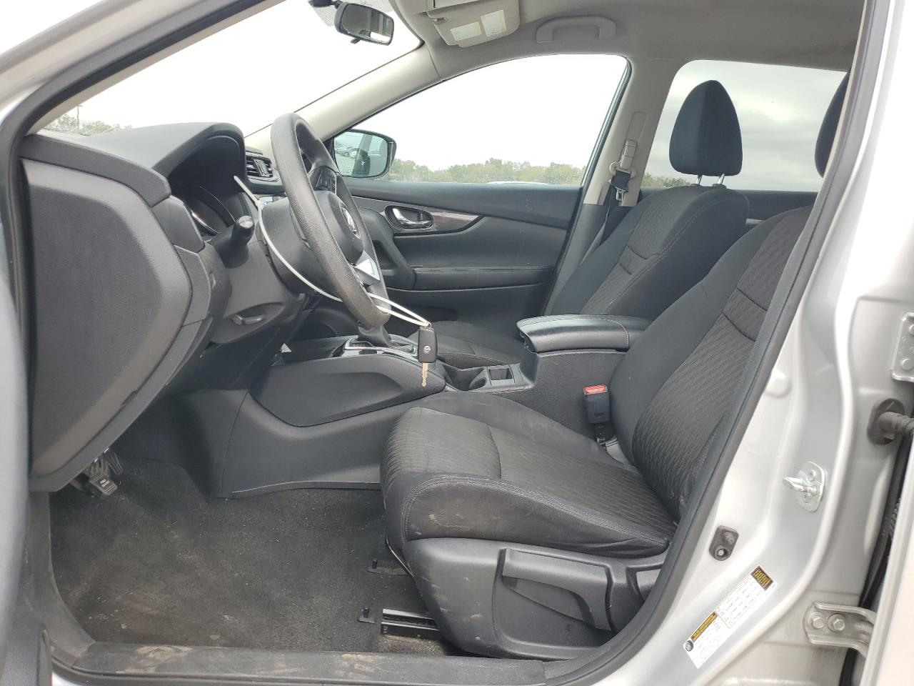 2017 Nissan Rogue - Image 7