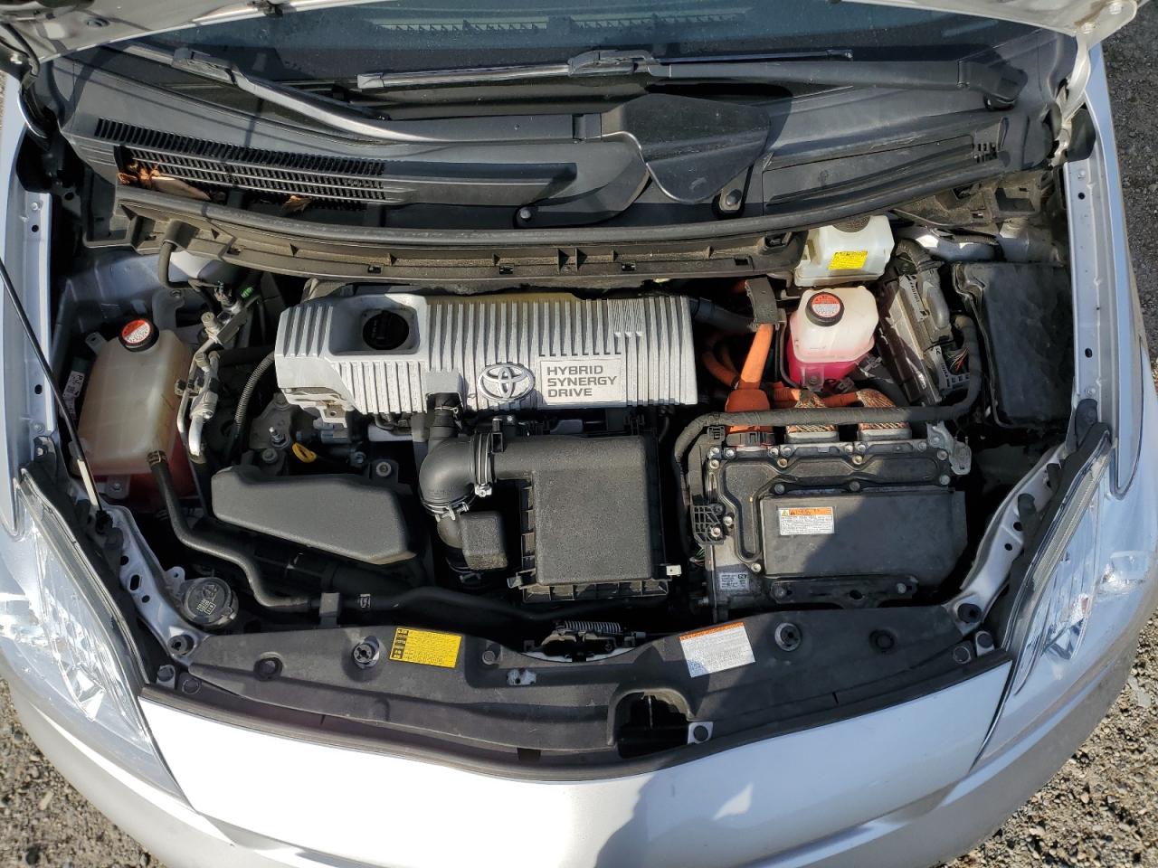 2015 Toyota Prius - Image 11