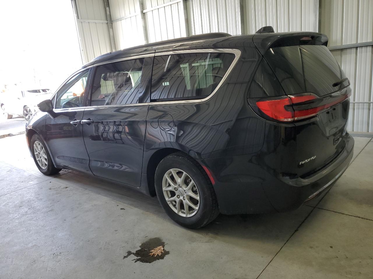 2022 Chrysler Pacifica - Image 2