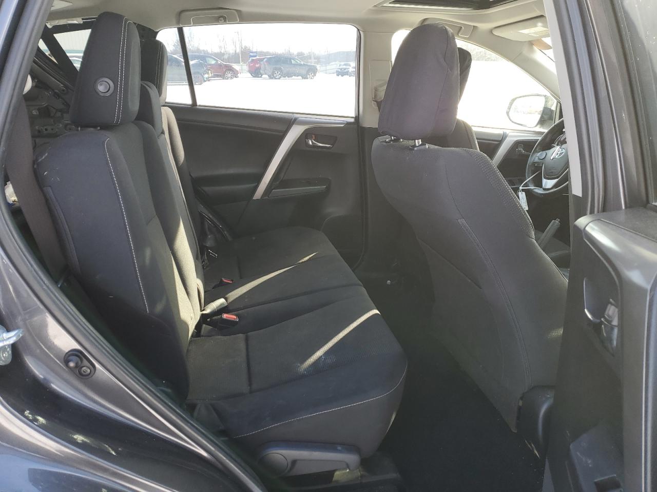 2018 Toyota RAV 4 - Image 11