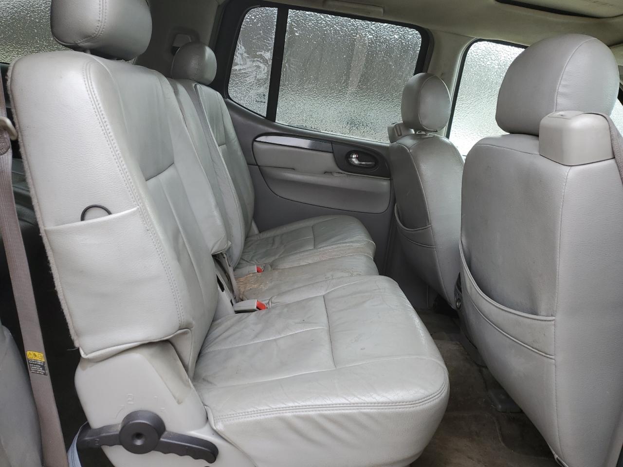 2005 GMC Envoy - Image 11