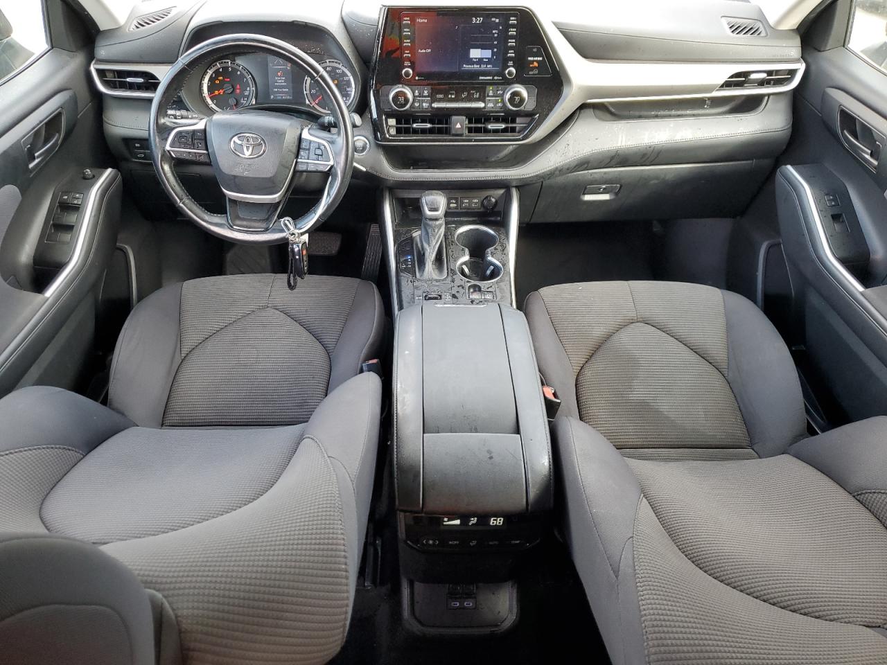 2022 Toyota Highlander - Image 8