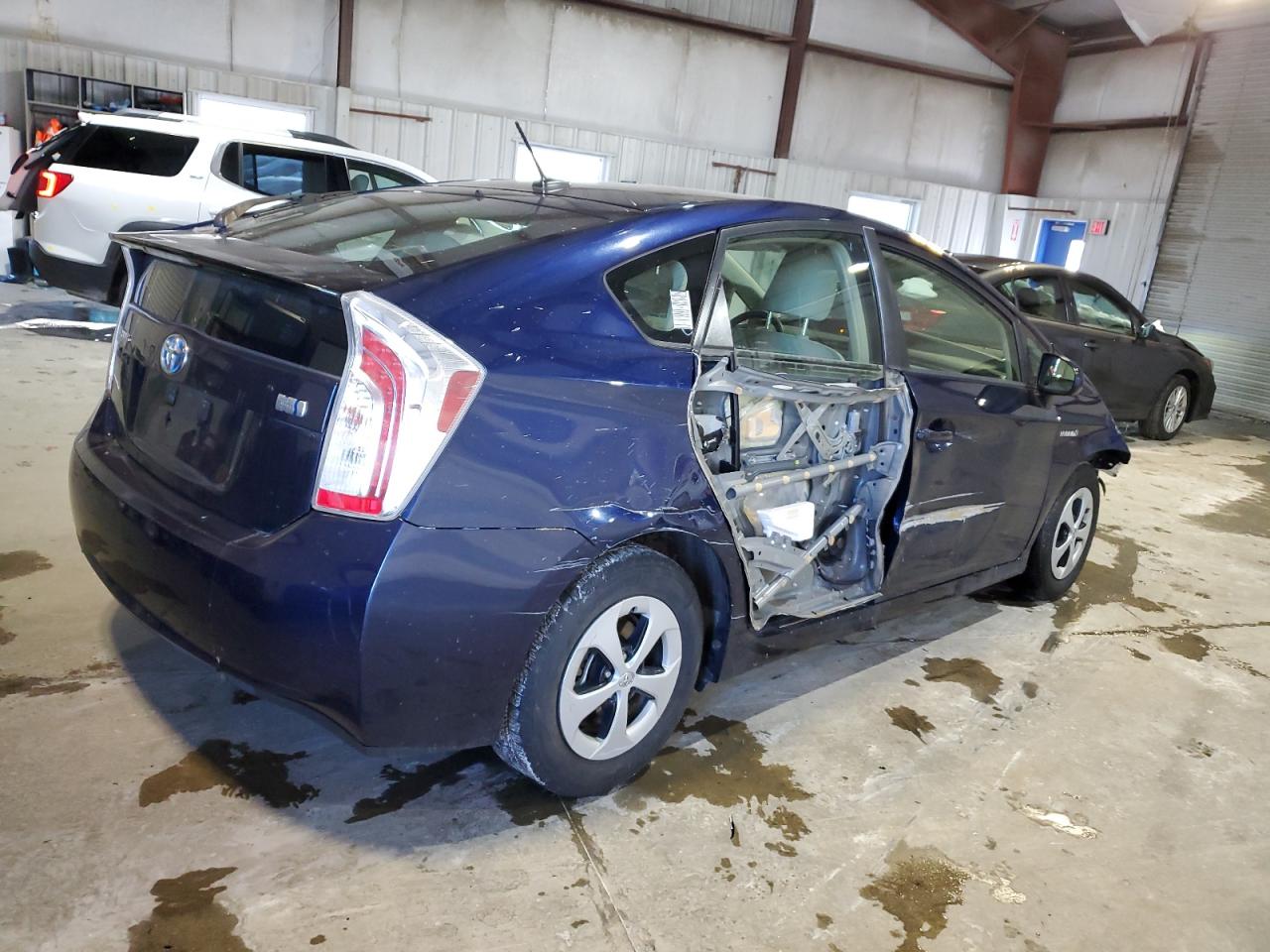 2014 Toyota Prius - Image 3