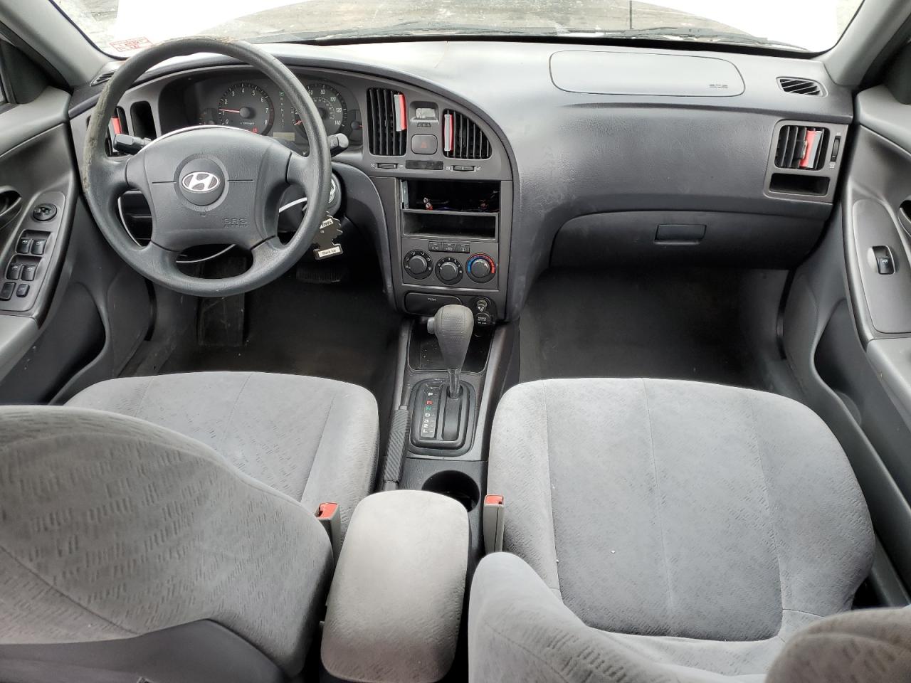 2005 Hyundai Elantra - Image 8