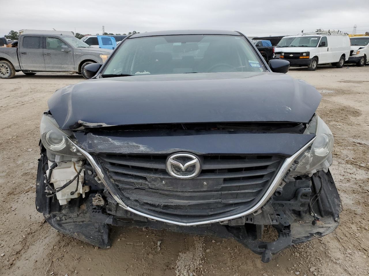 2015 Mazda 3 - Image 5