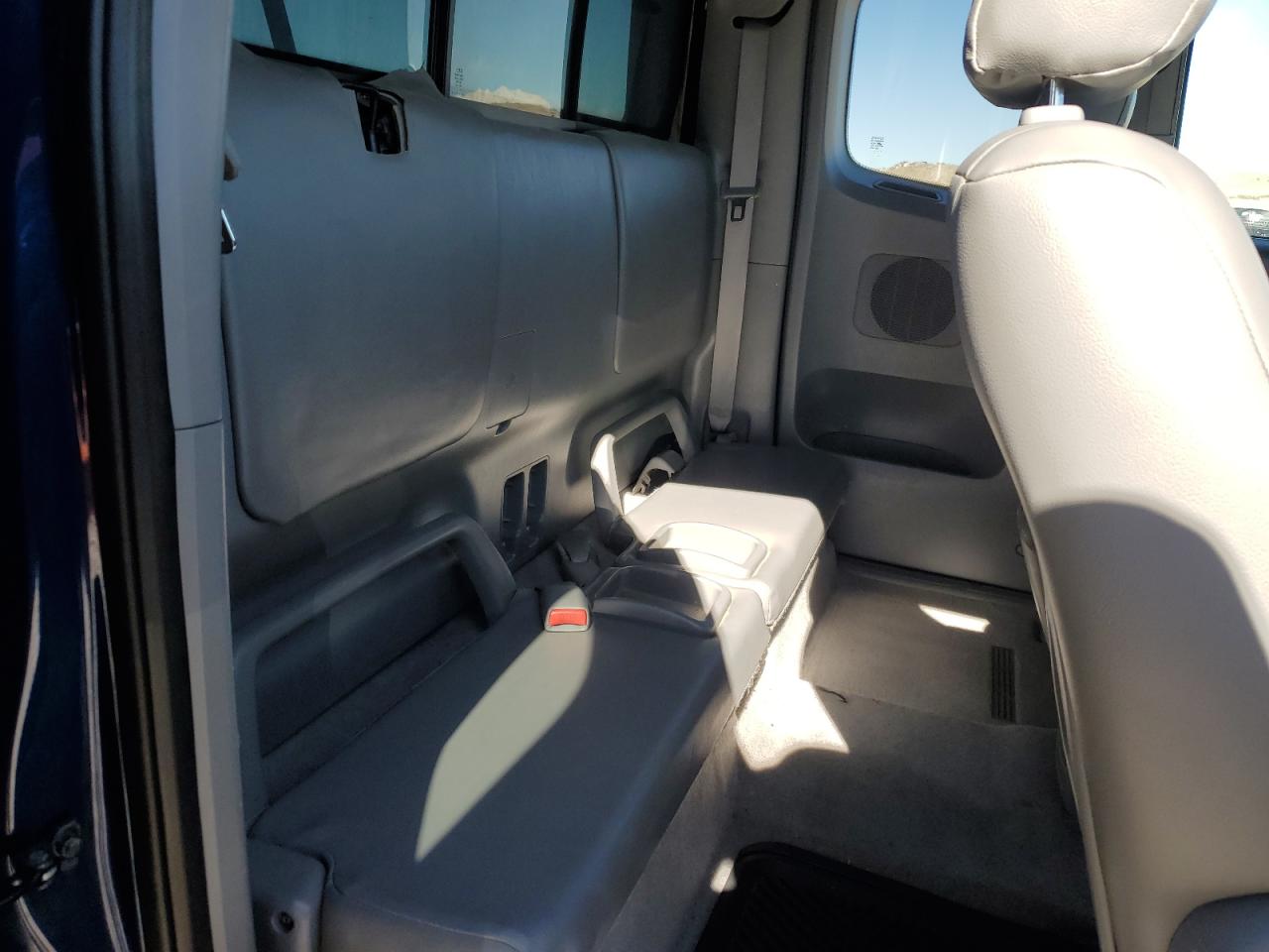 2011 Toyota Tacoma - Image 10