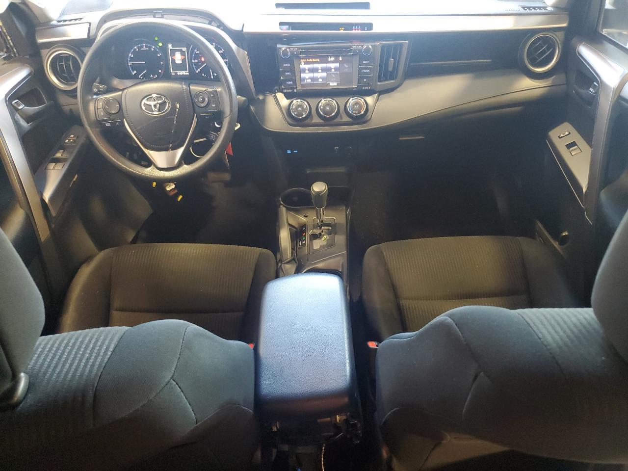 2018 Toyota RAV 4 - Image 8