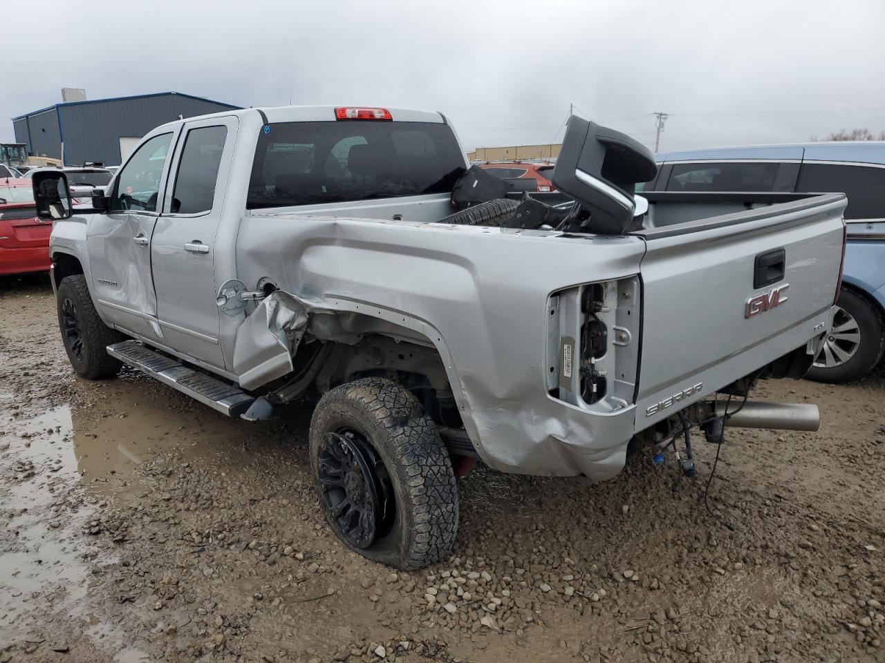 2015 GMC Sierra - Image 2