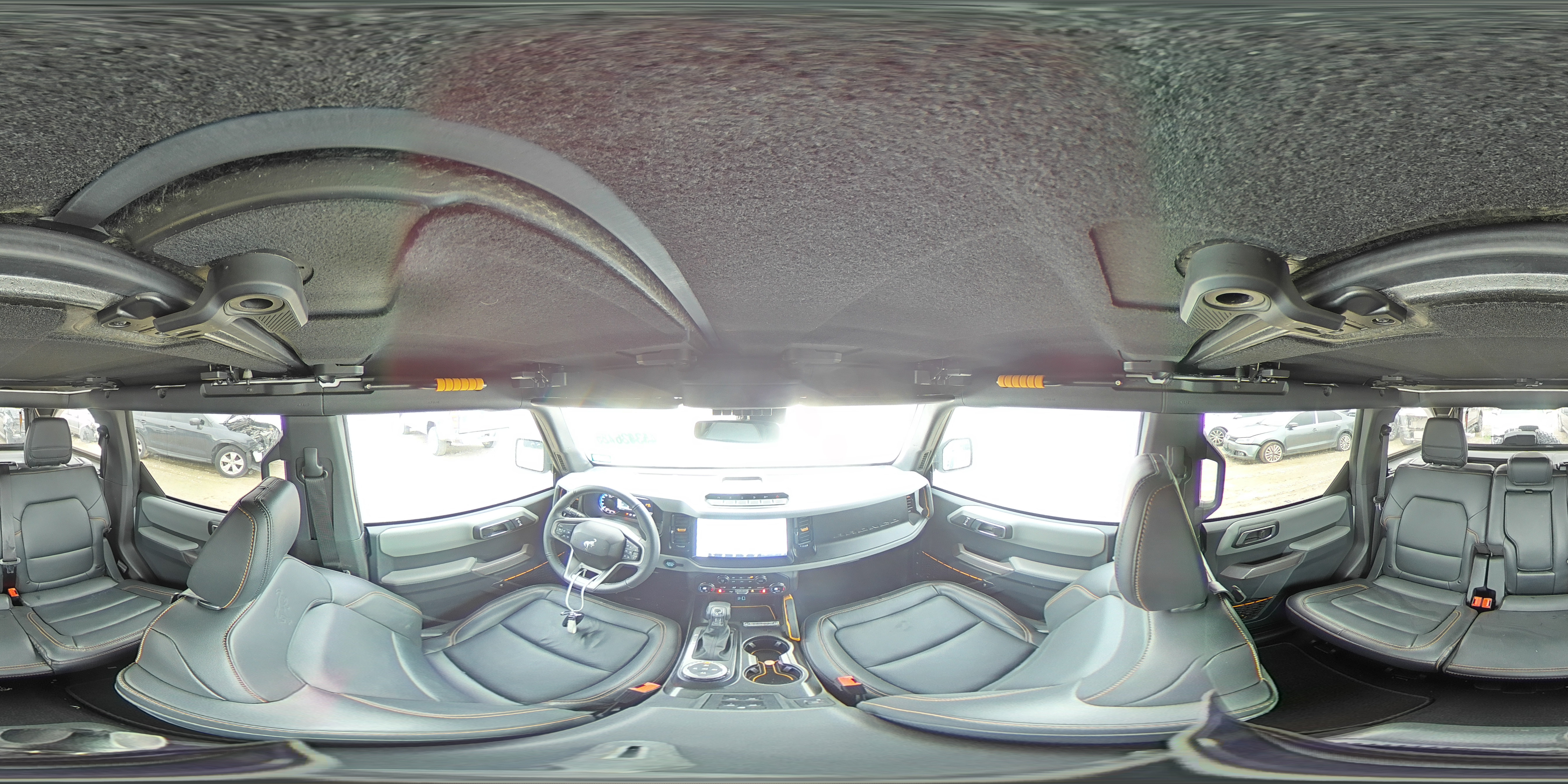 2023 Ford Bronco - Image 13