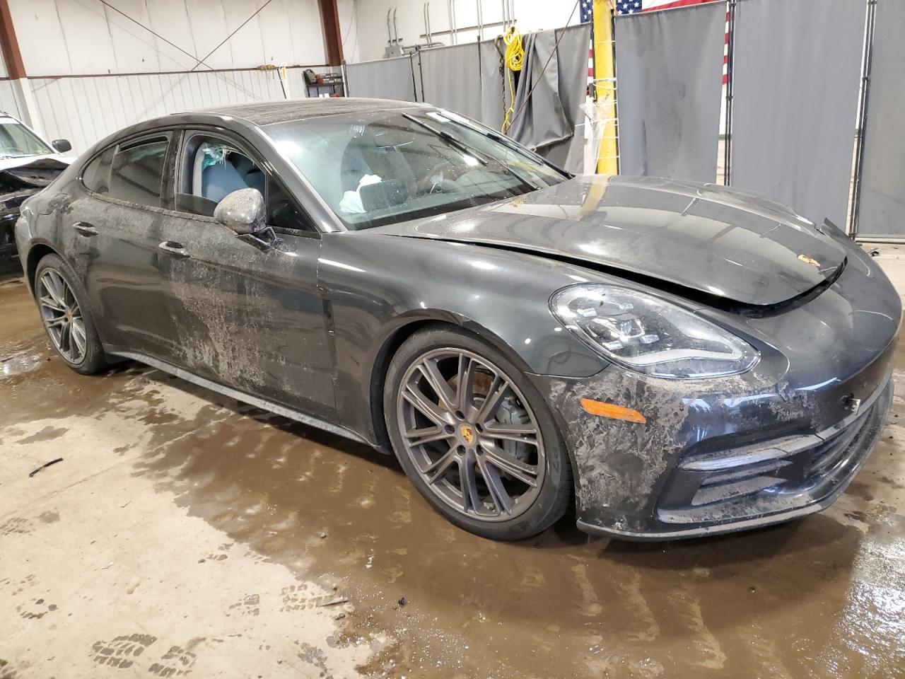 2018 Porsche Panamera - Image 4