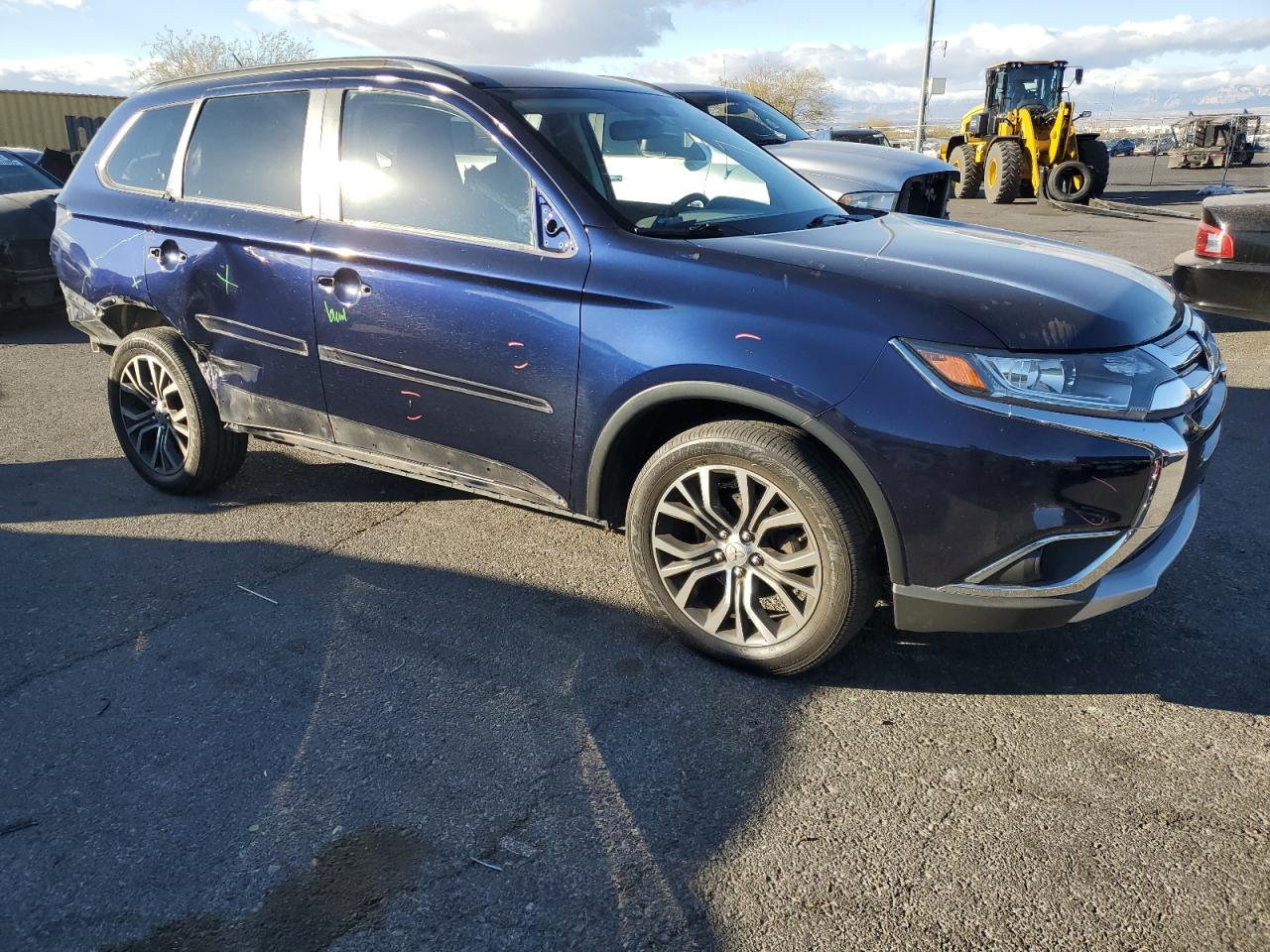 2016 Mitsubishi Outlander - Image 4