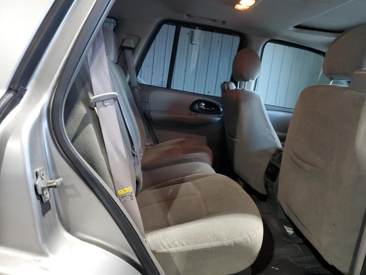 2005 Chevrolet TrailBlazer - Image 11