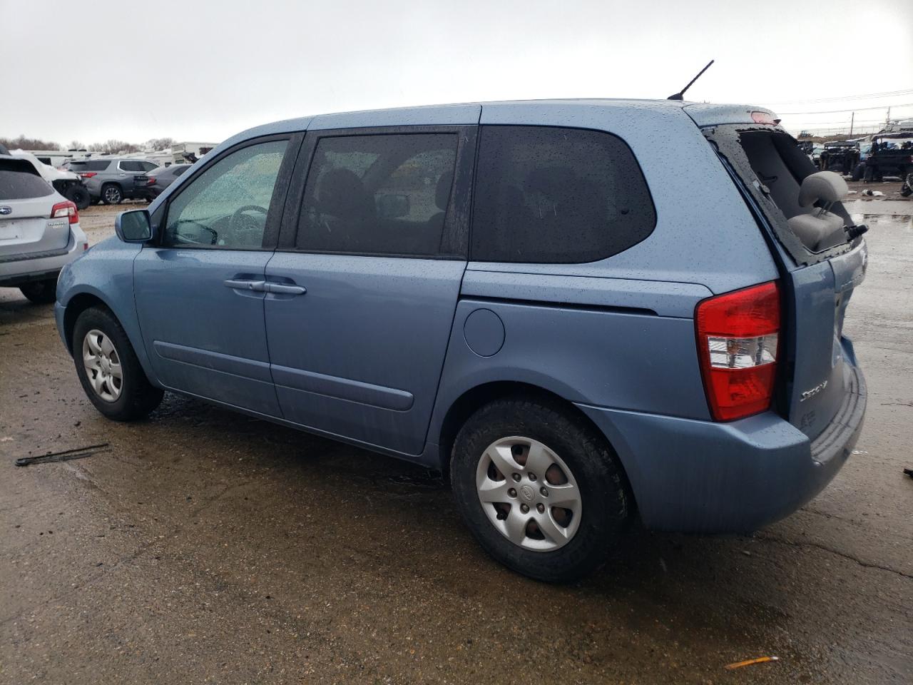 2008 Kia Sedona - Image 2
