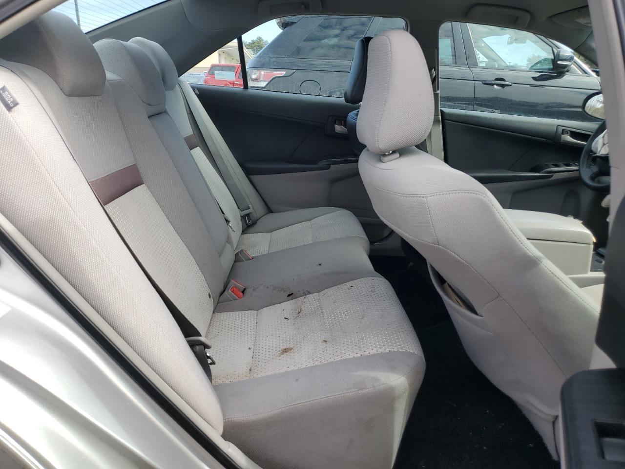 2012 Toyota Camry - Image 10