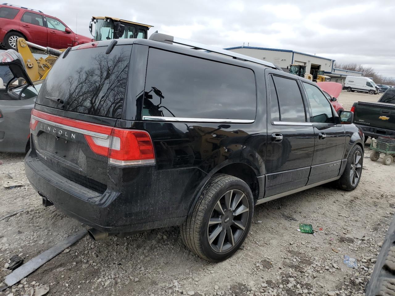 2017 Lincoln Navigator - Image 3