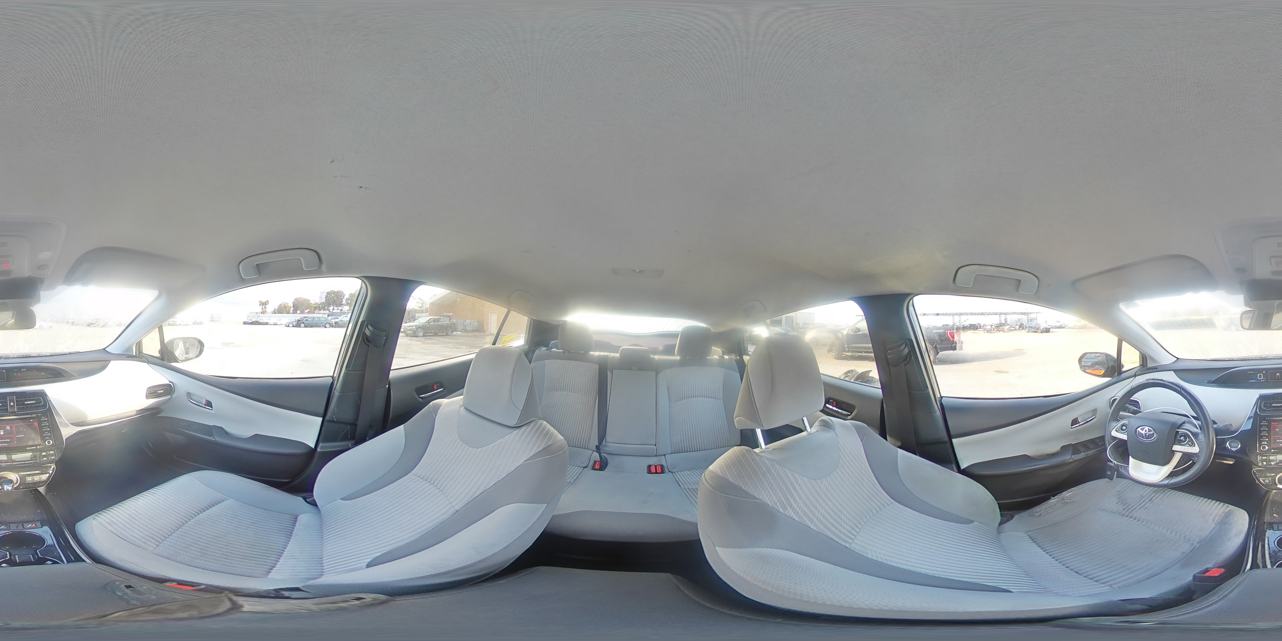 2020 Toyota Prius - Image 12