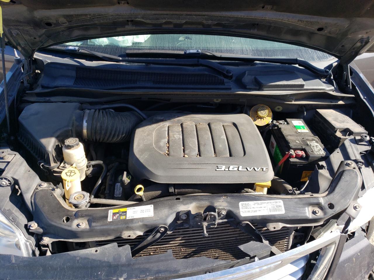 2016 Chrysler Town & Country - Image 12