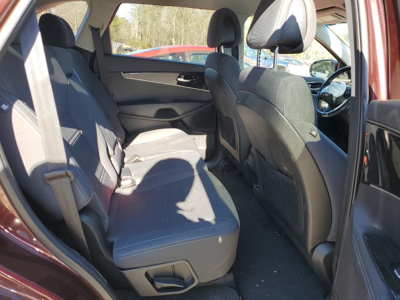2016 Kia Sorento - Image 11