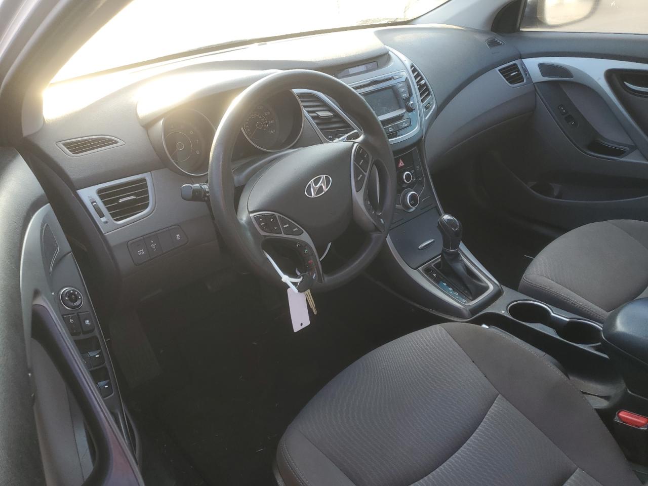 2015 Hyundai Elantra - Image 8