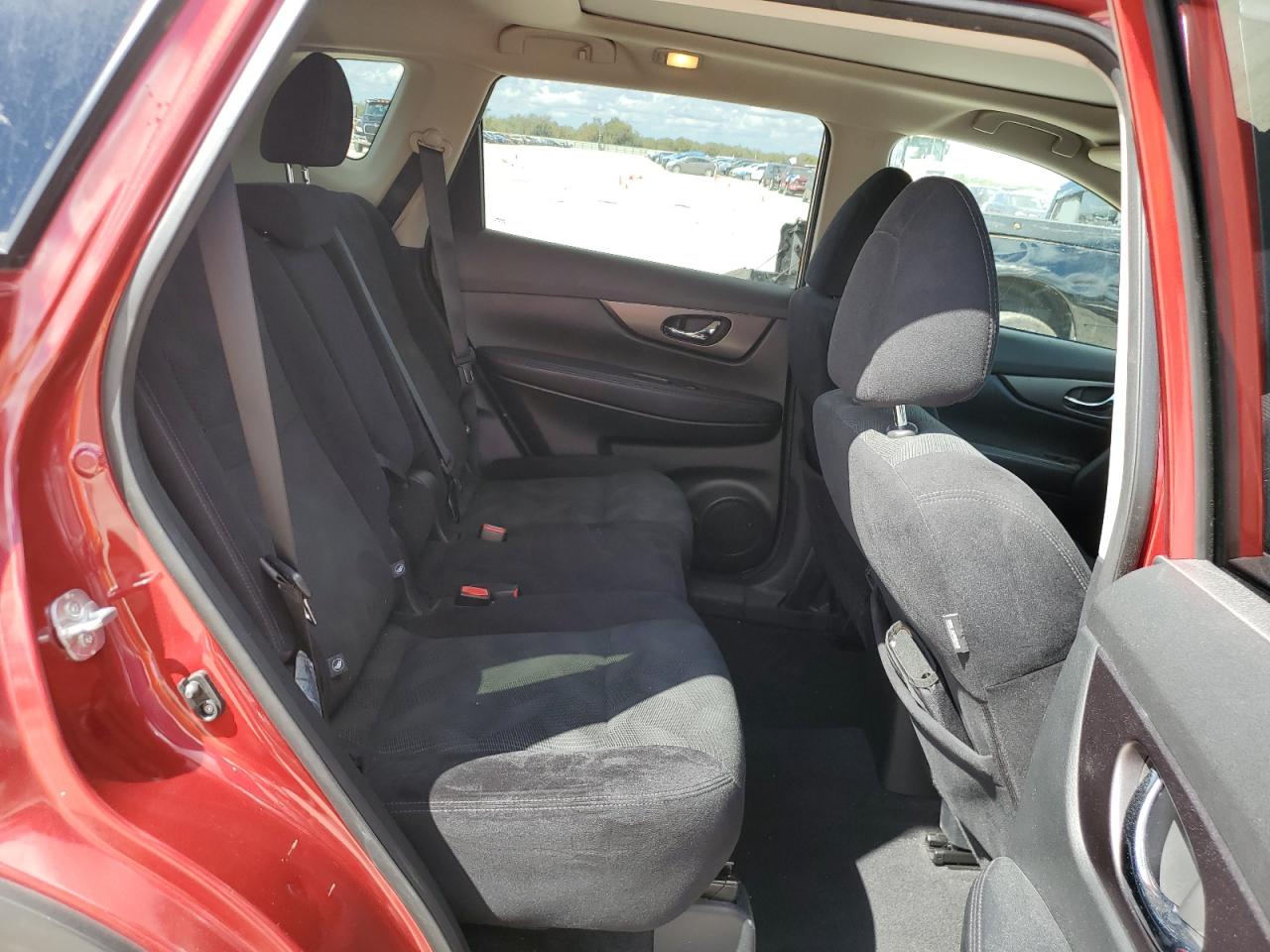 2015 Nissan Rogue - Image 11