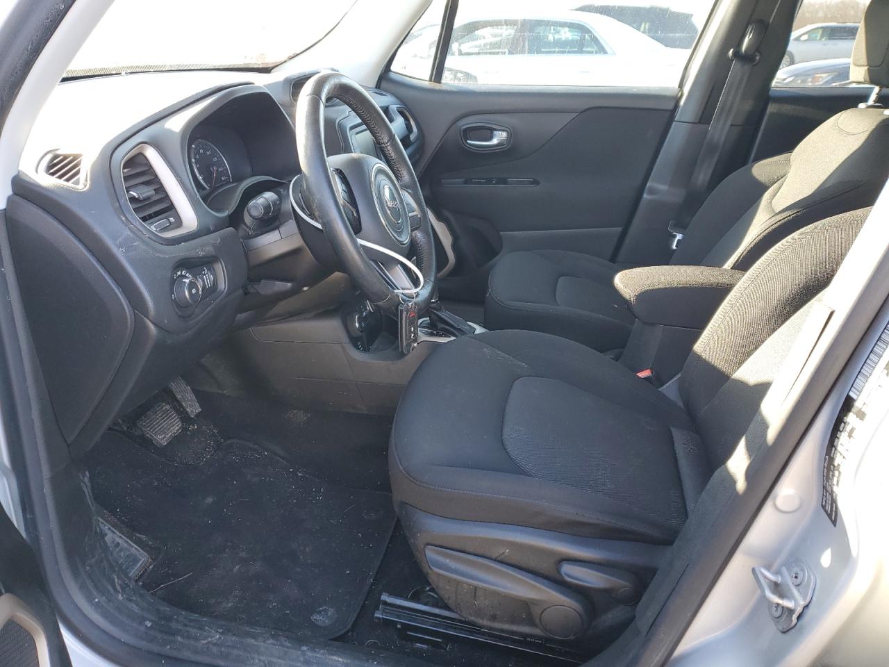 2015 Jeep Renegade - Image 7