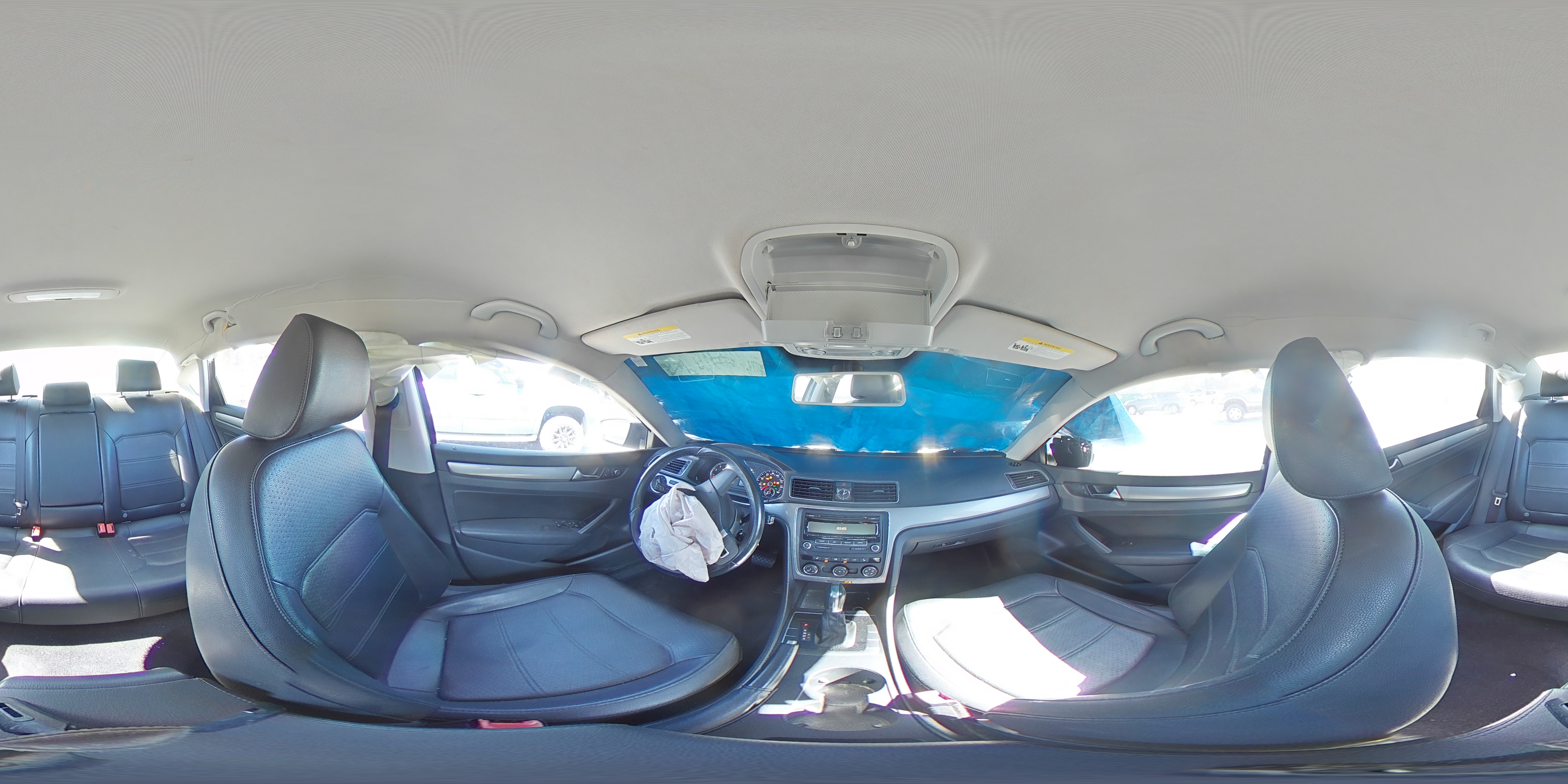 2015 Volkswagen Passat - Image 14