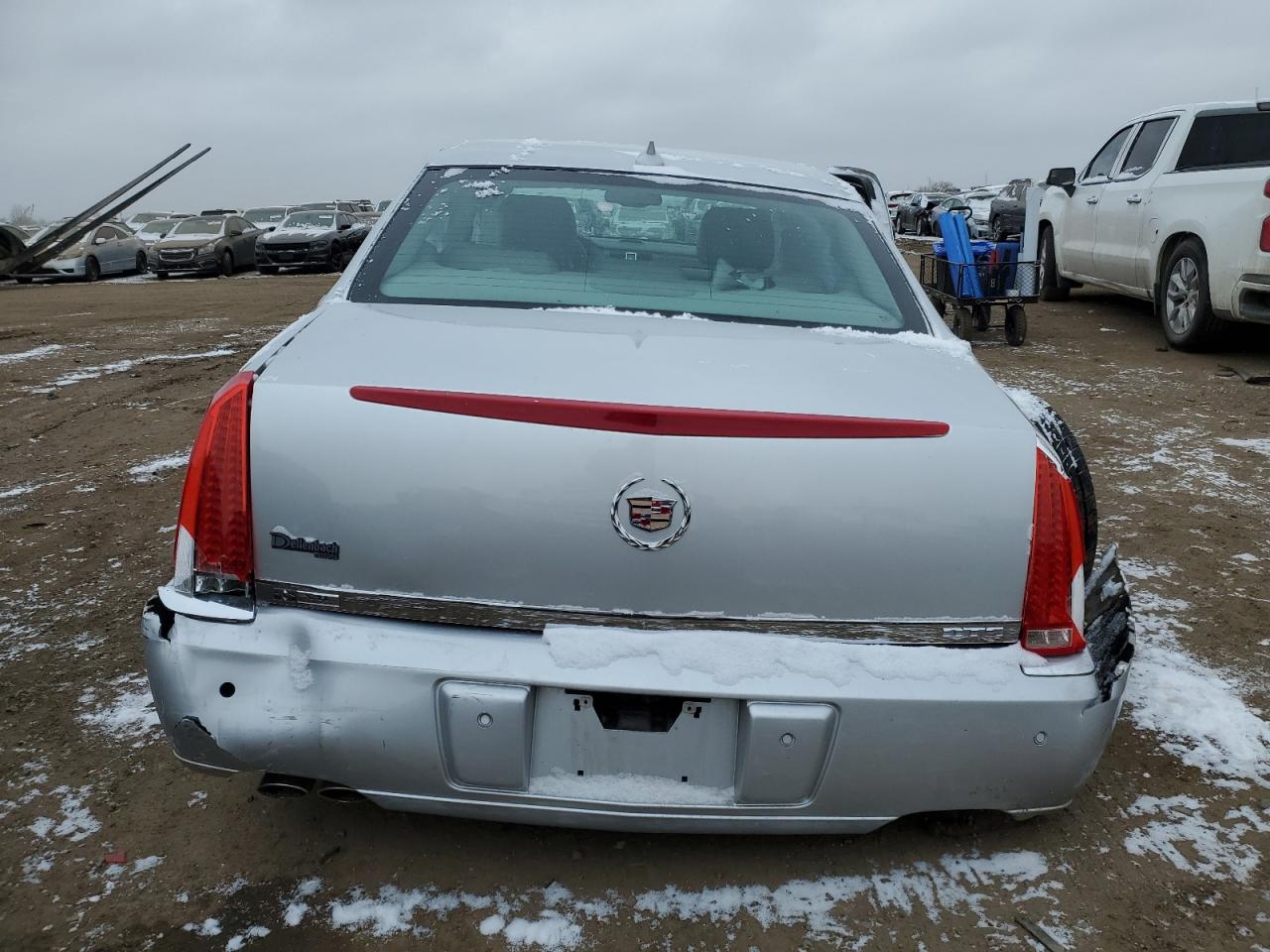 2010 Cadillac DTS - Image 6