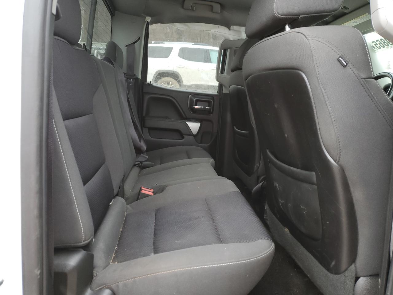 2014 Chevrolet Silverado - Image 11