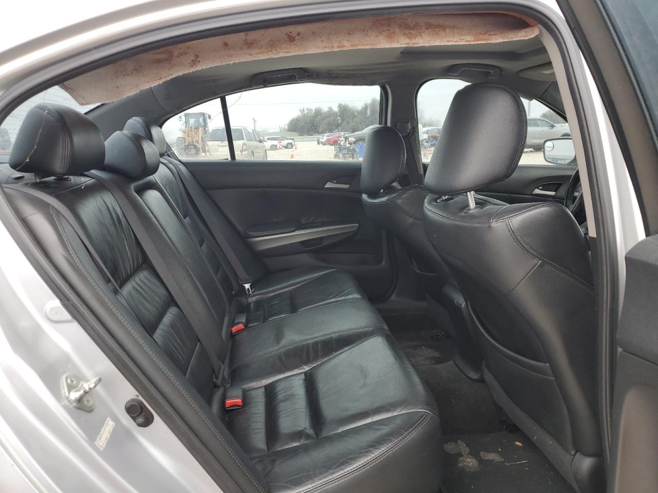 2009 Honda Accord - Image 10