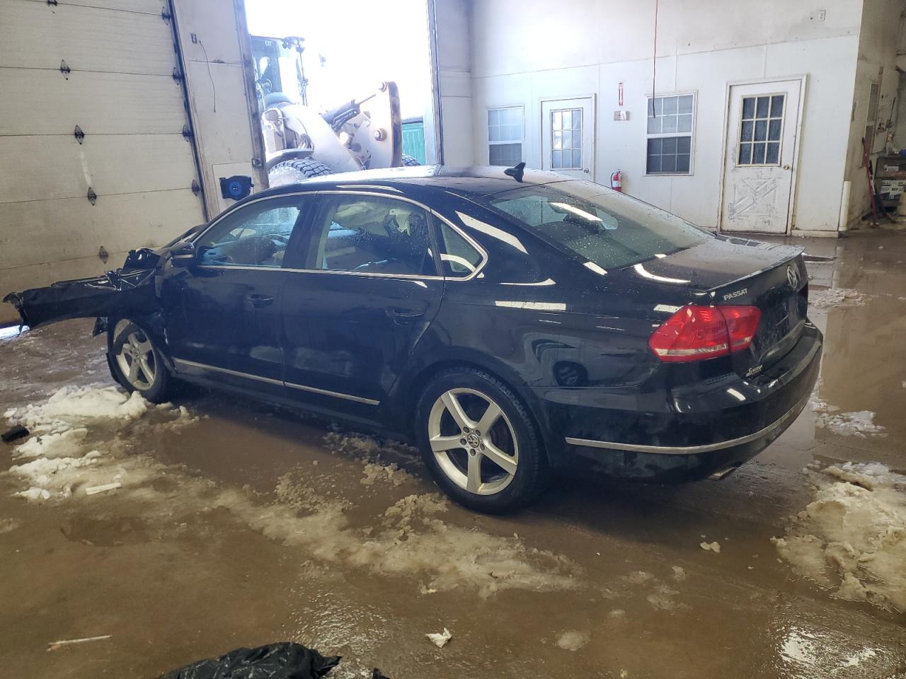 2015 Volkswagen Passat - Image 2