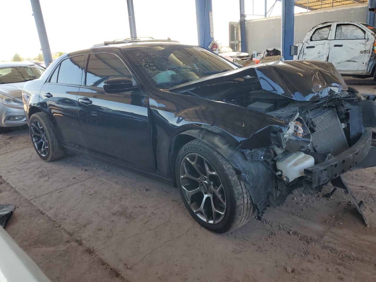 2018 Chrysler 300 - Image 4