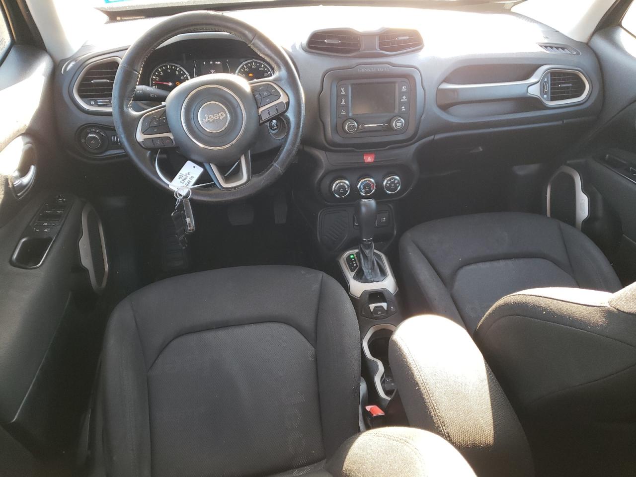 2017 Jeep Renegade - Image 8